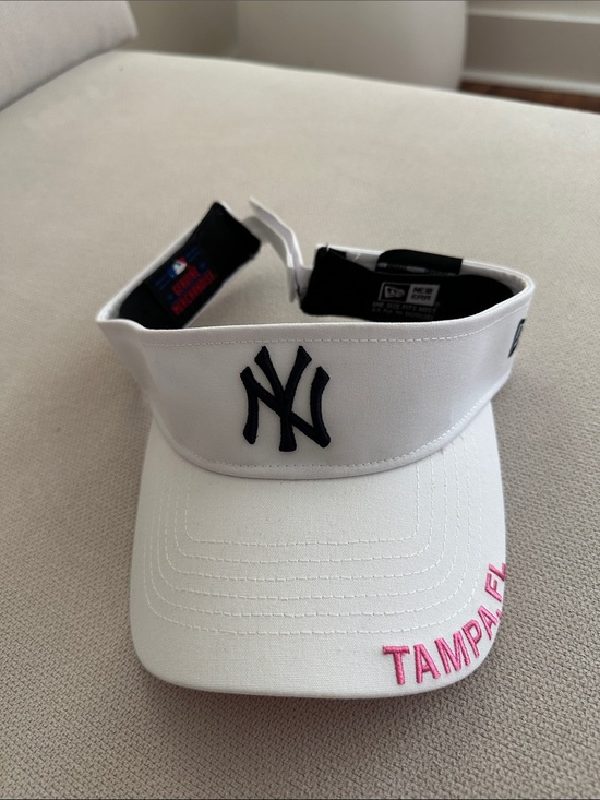 NY YANKEES WHITE VISOR TAMPLA, FL NEW main image 4